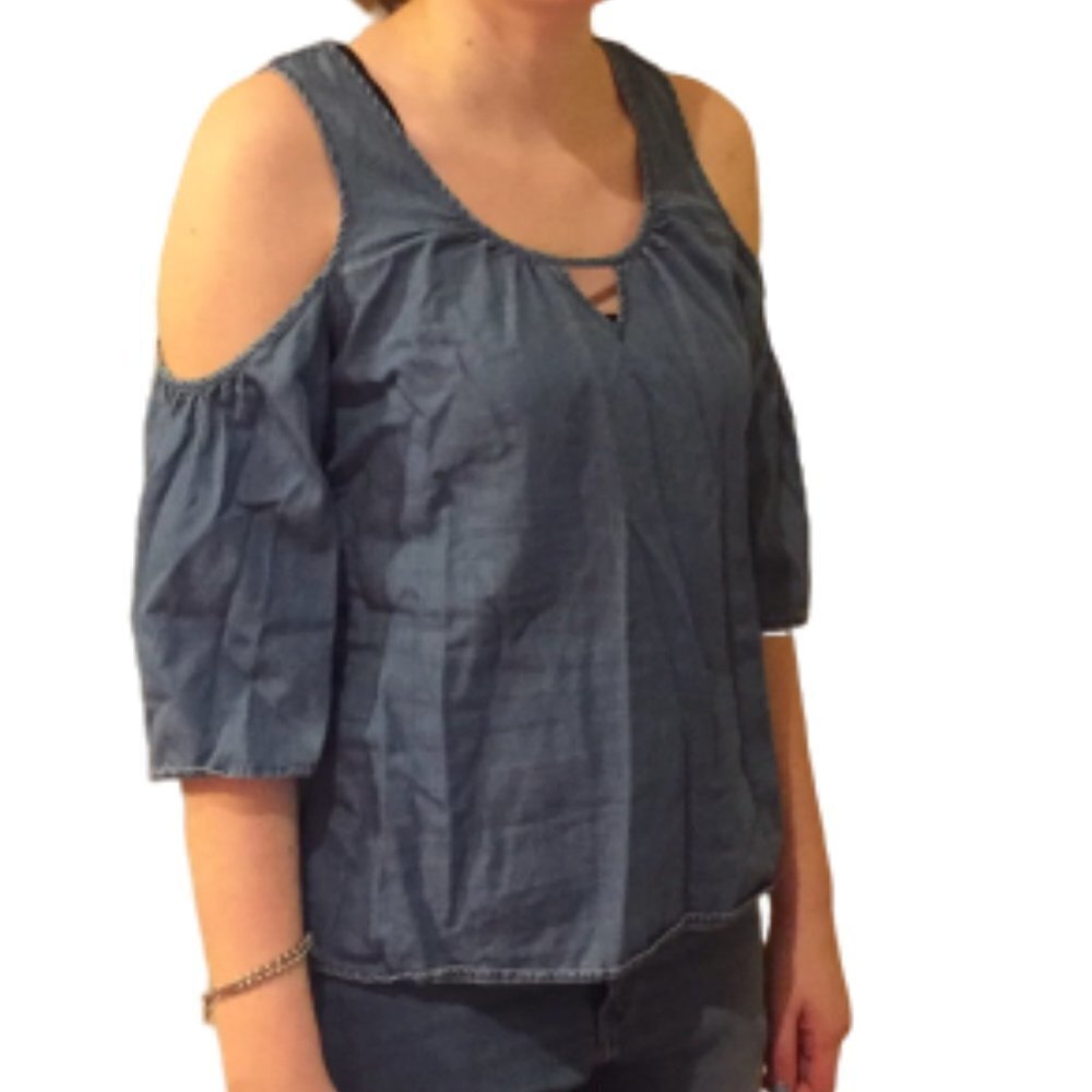 Candie's Chambray Denim Cold Shoulder Keyhole Top M